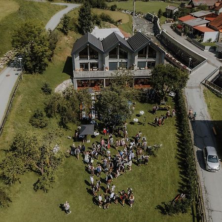 Zum Wohle Aparthotel Oberwoelz Stadt ภายนอก รูปภาพ