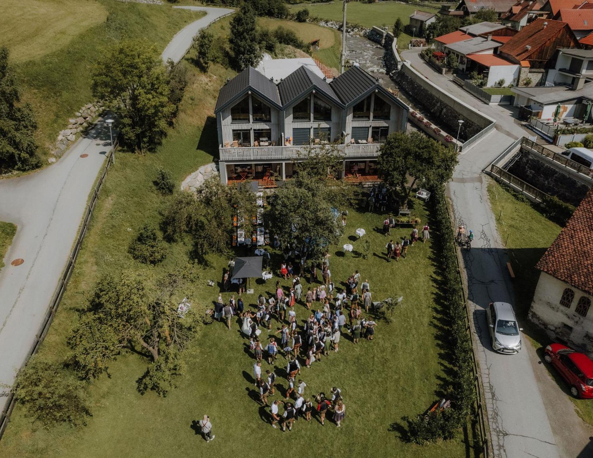 Zum Wohle Aparthotel Oberwoelz Stadt ภายนอก รูปภาพ